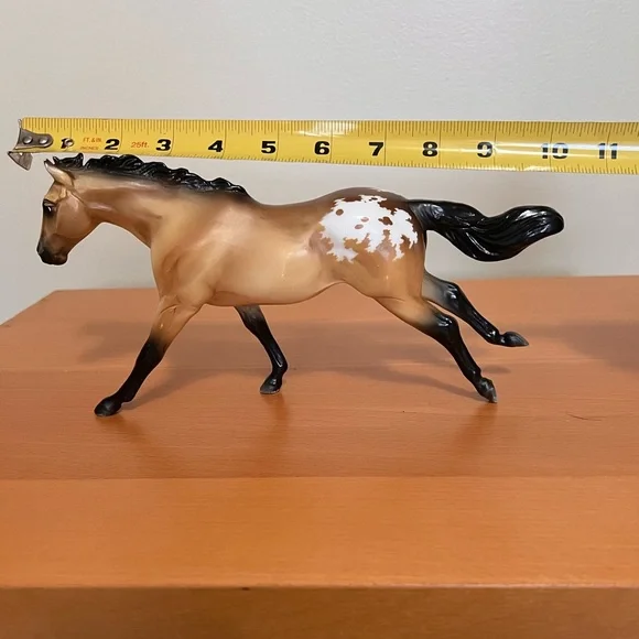Breyer Brown and Black Horse Action Figure - Picture 8 of 10